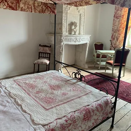 Maison d'hôtes Le Doux Nid La Romantique Saint-Aulaye-Puymangou