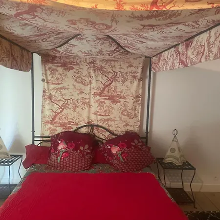 Le Doux Nid La Romantique 3* Saint-Aulaye-Puymangou