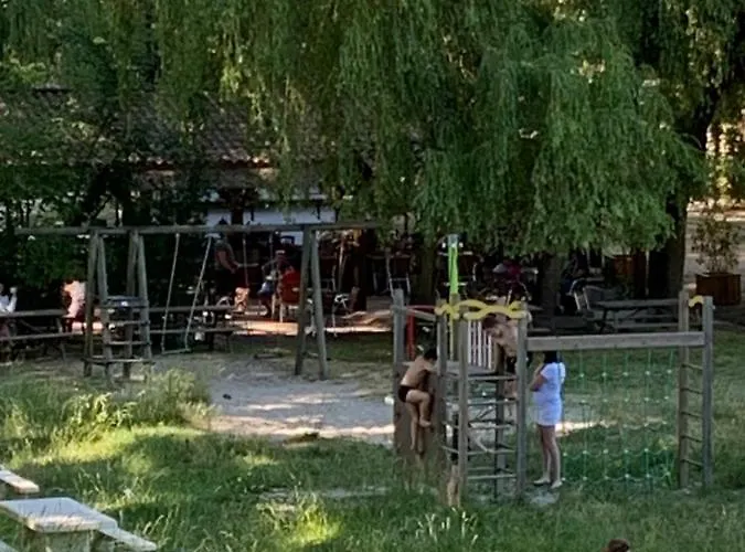 Le Doux Nid La Romantique 3* Saint-Aulaye-Puymangou