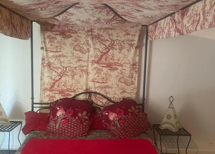 Le Doux Nid La Romantique 3* Saint-Aulaye-Puymangou